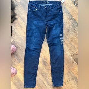 Old Navy Women's Dark Wash Rockstar Mid Rise Super Skinny Jeans Size 8 NWT 30 in